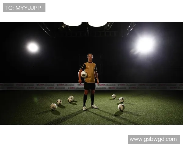 世界足球明星穿着西装的时尚风采与魅力展示