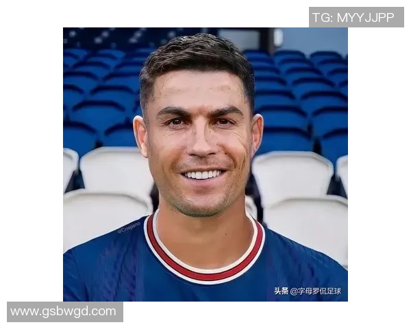 初恋成真与足球明星携手共度人生的甜蜜旅程 初恋成真与足球明星携手共度人生的甜蜜旅程