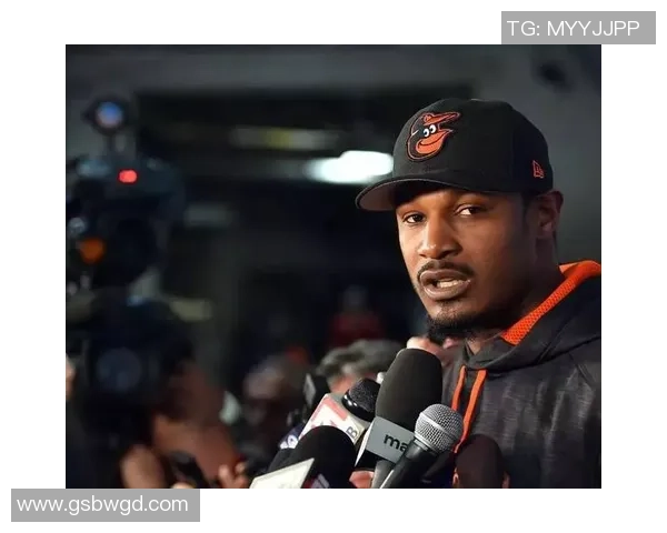 意大利足球场上的毒舌明星揭示背后的争议与风波