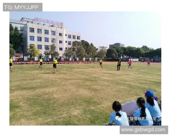 快乐的足球赛让我们一起感受激情与友谊的瞬间